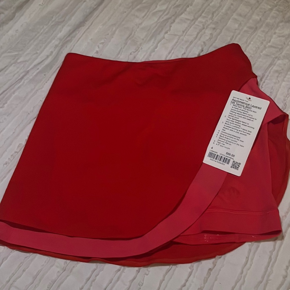 Brand new lululemon skirt!!